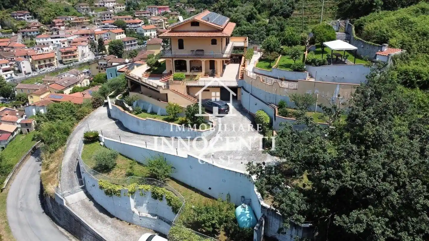 Villa in vendita a Montignoso
