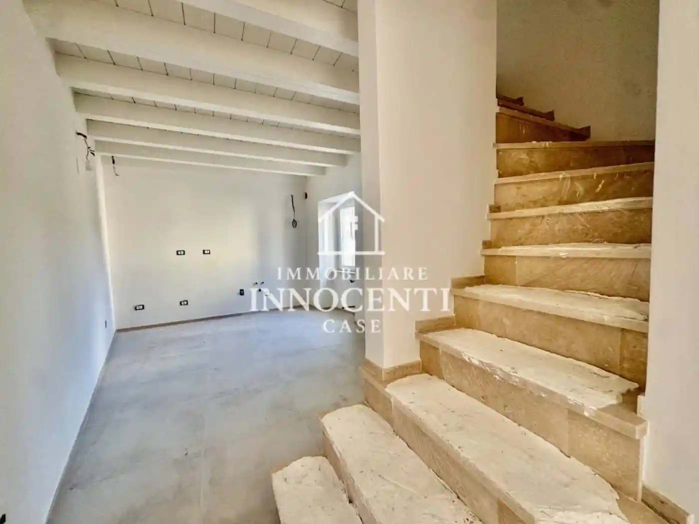 Casa indipendente in vendita a Massa