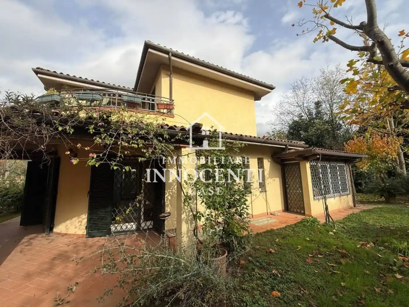 Casa indipendente in vendita a Massa