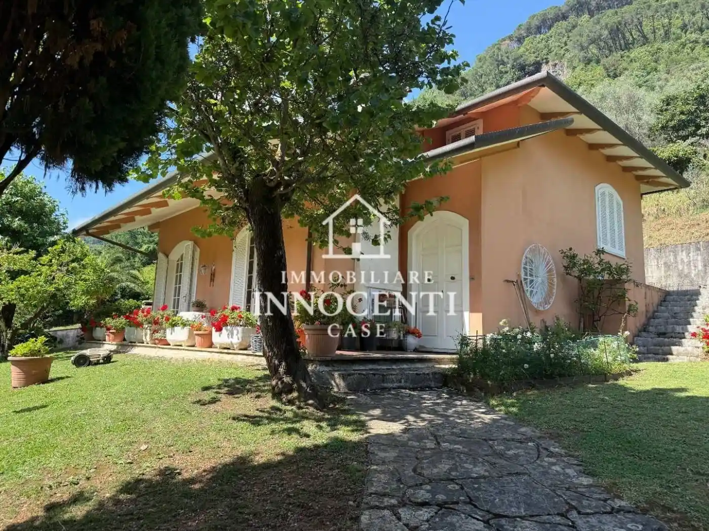 Villa in vendita a Massa