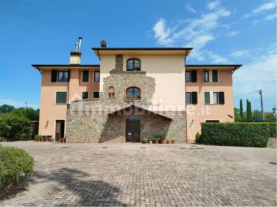 Palazzo - Edificio in vendita a Altopascio