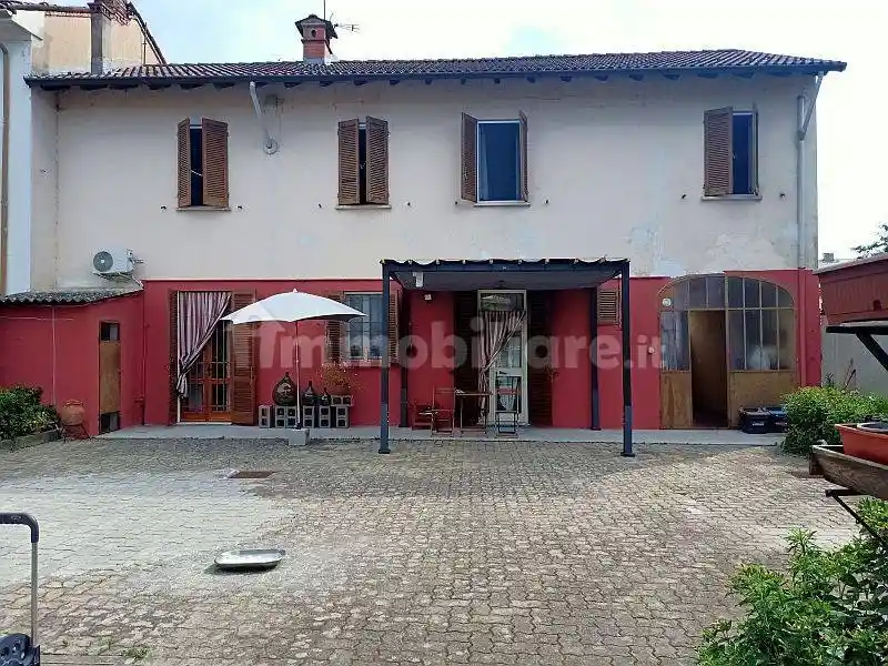 Casa indipendente in vendita a Mortara