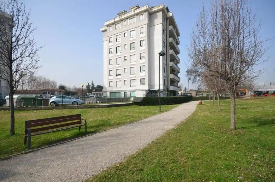 Appartamento in vendita a Caronno Pertusella