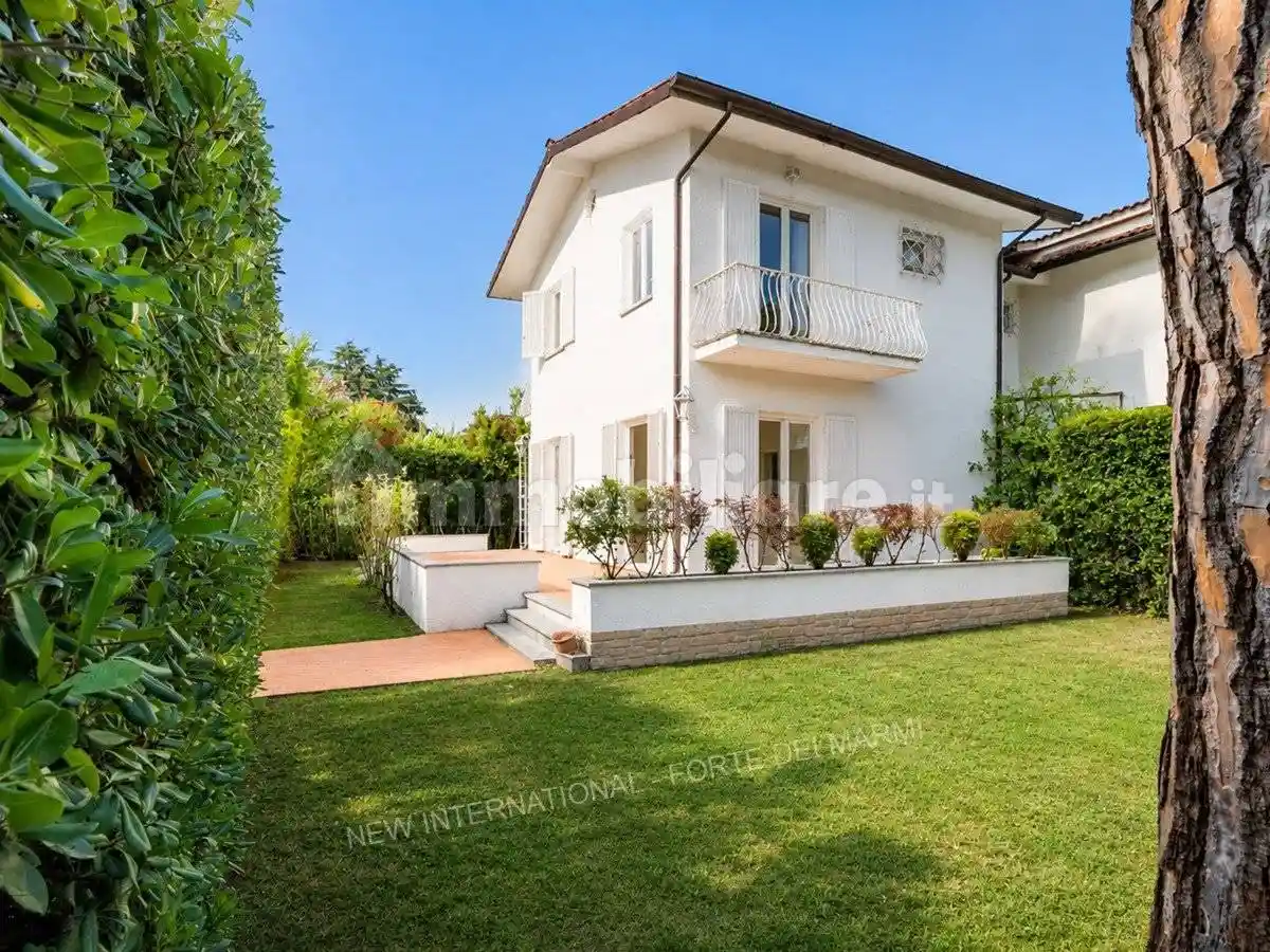 Villa in vendita a Forte dei Marmi