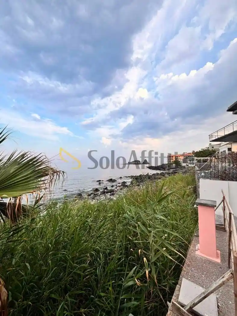 Appartamento in affitto a Aci Castello