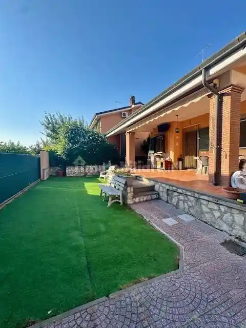 Villa in vendita a Ardea
