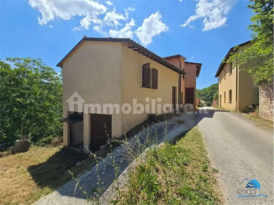Casa indipendente in vendita a Nocera Umbra