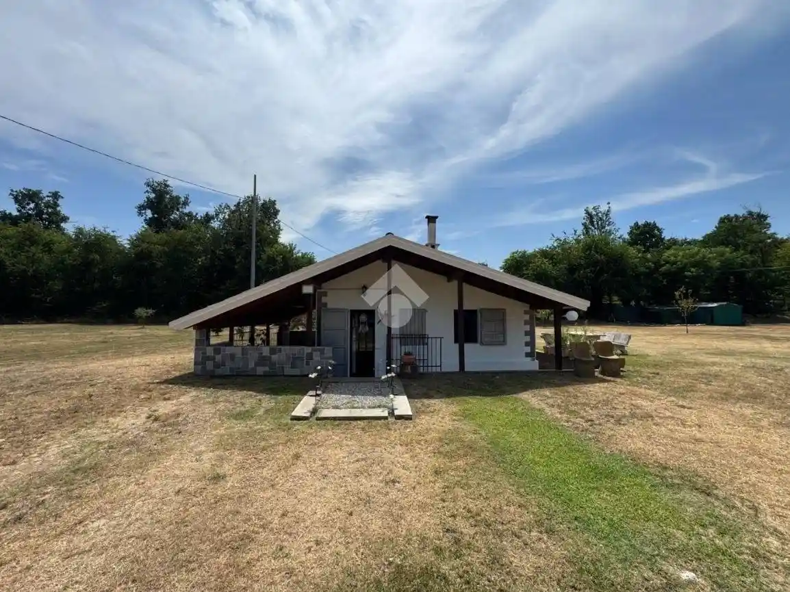 Villa in vendita a Galliate
