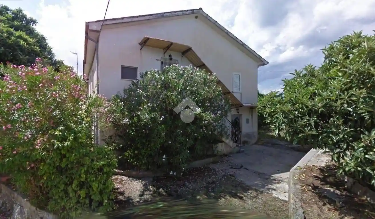 Casa indipendente in vendita a Fontechiari