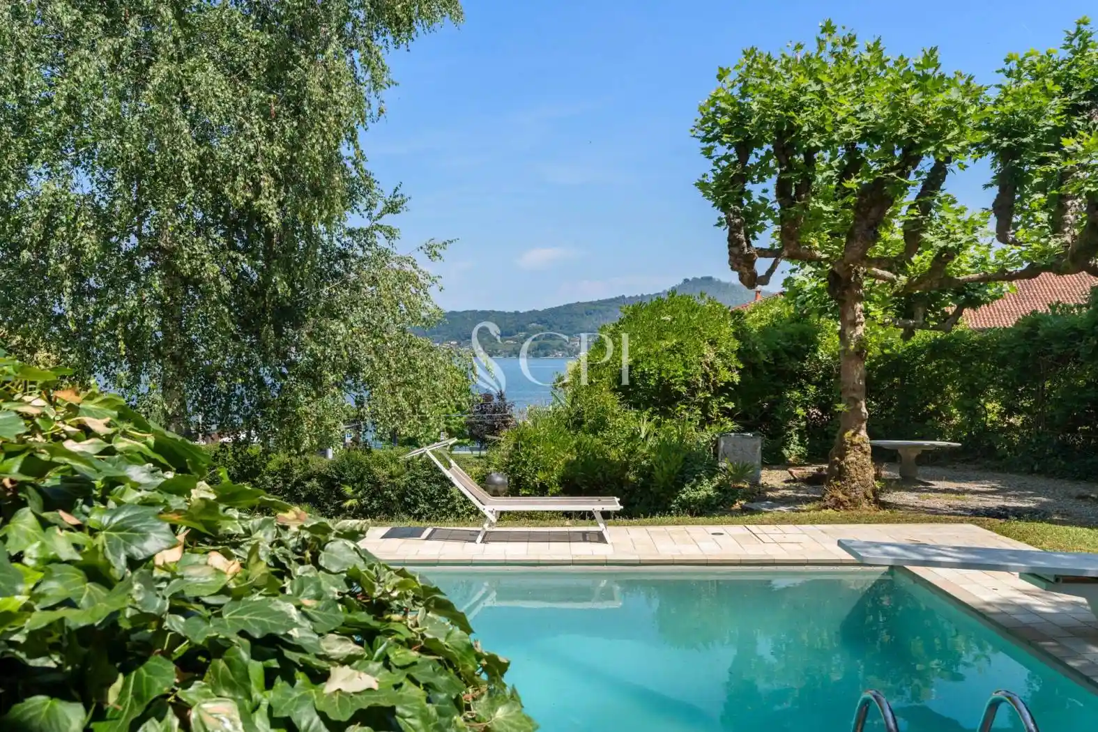 Villa in vendita a Meina