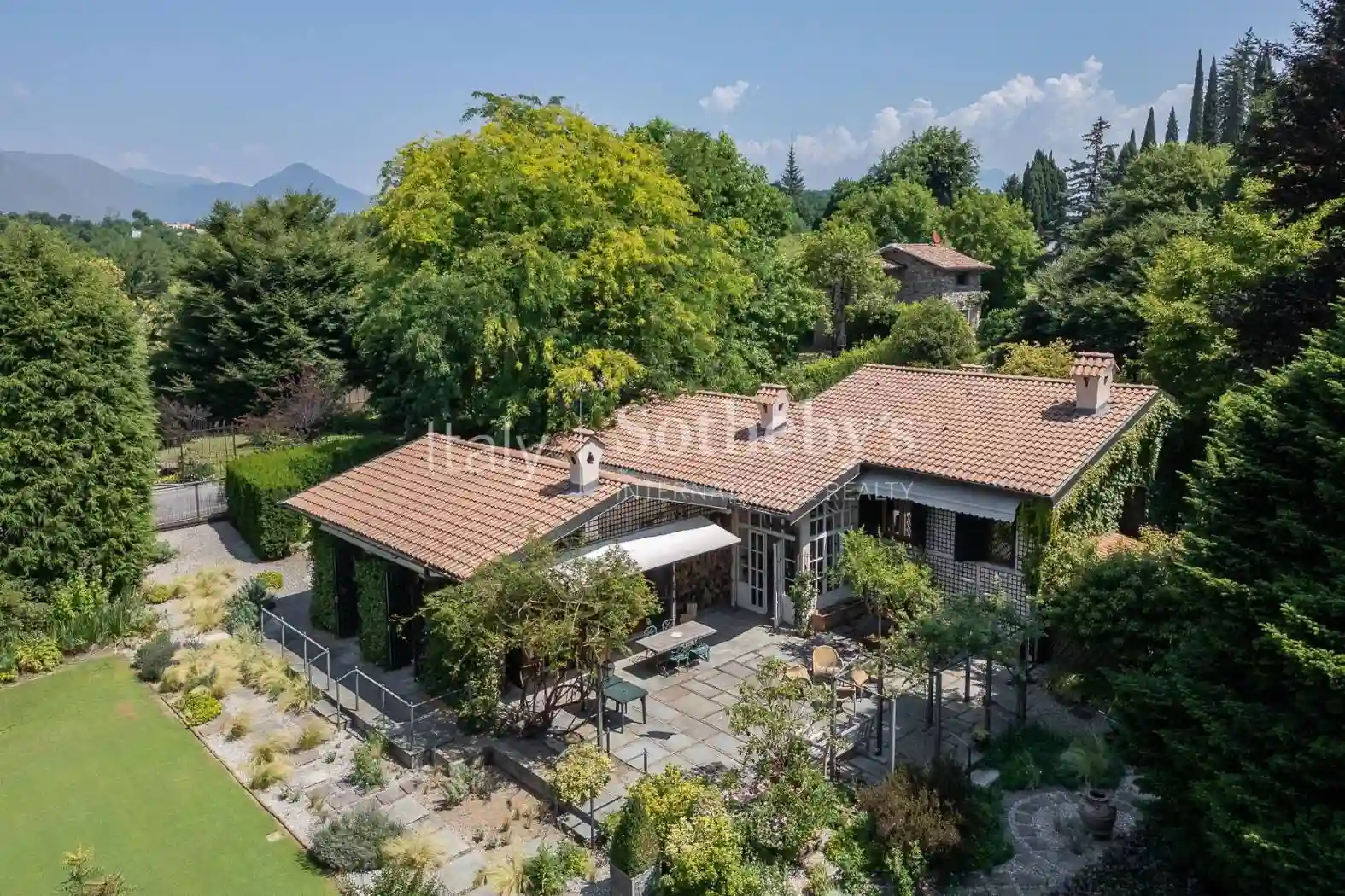 Villa - foto 2
