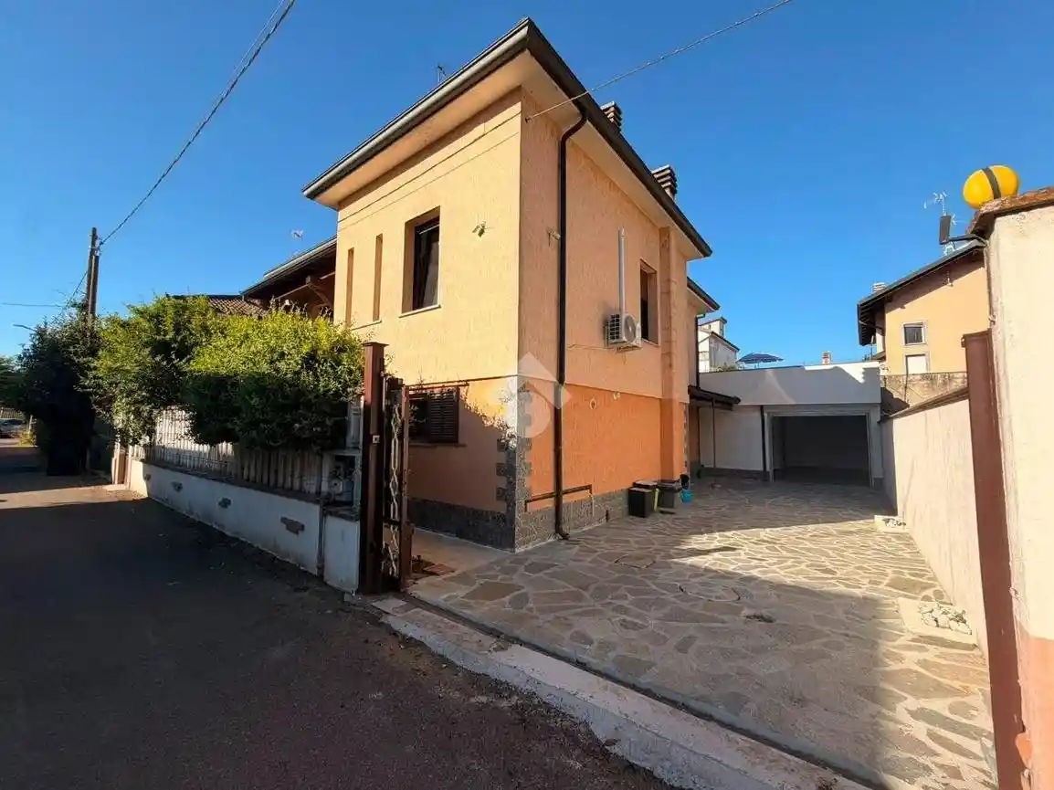 Villa in vendita a Mortara