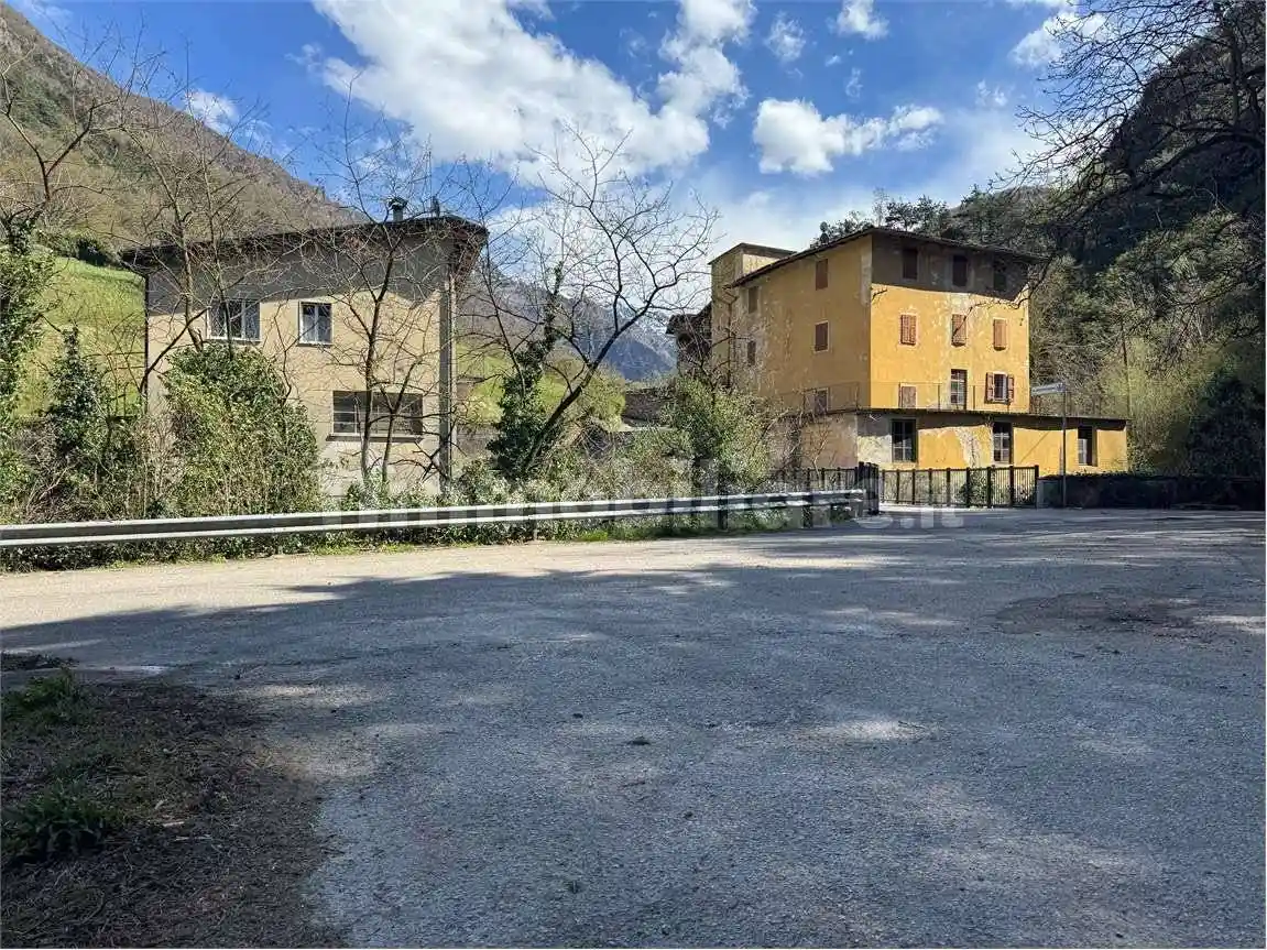 Rustico - Casale in vendita a Ala