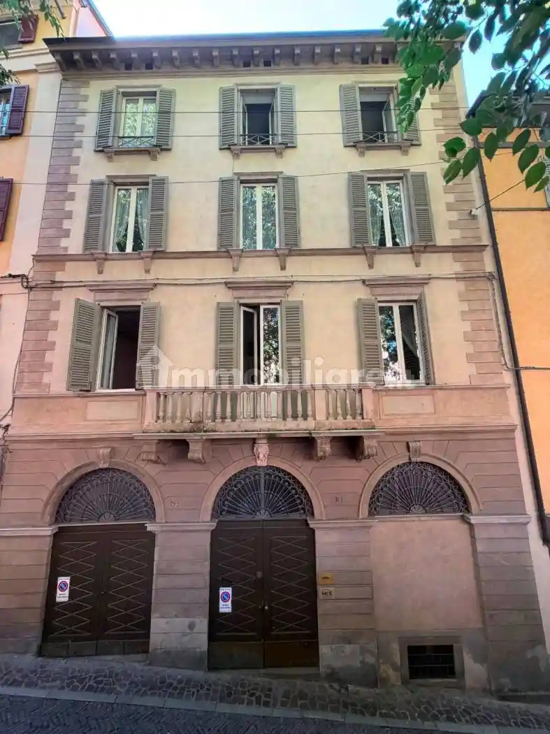 Palazzo - Edificio in vendita a Bergamo