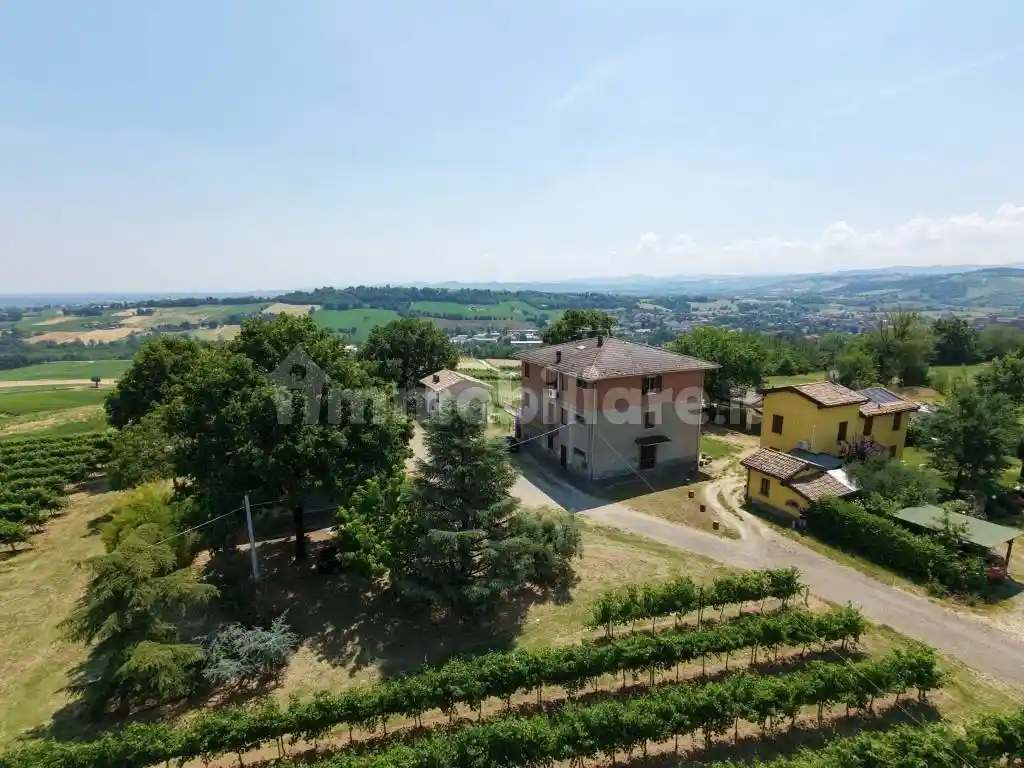 Villa in vendita a Castelvetro di Modena