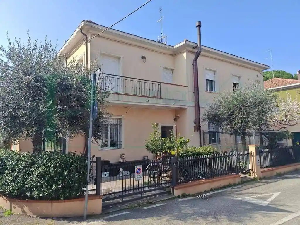 Casa indipendente in vendita a Rimini