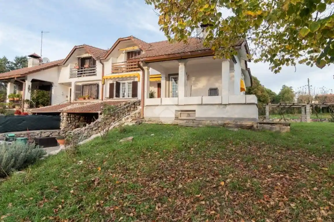 Villa in vendita a Sutri