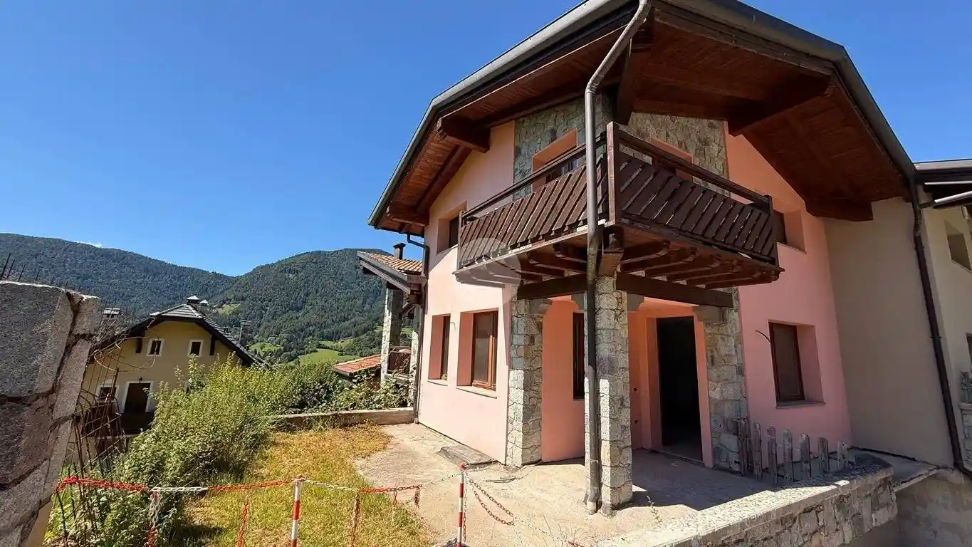 Villa in vendita a Borno