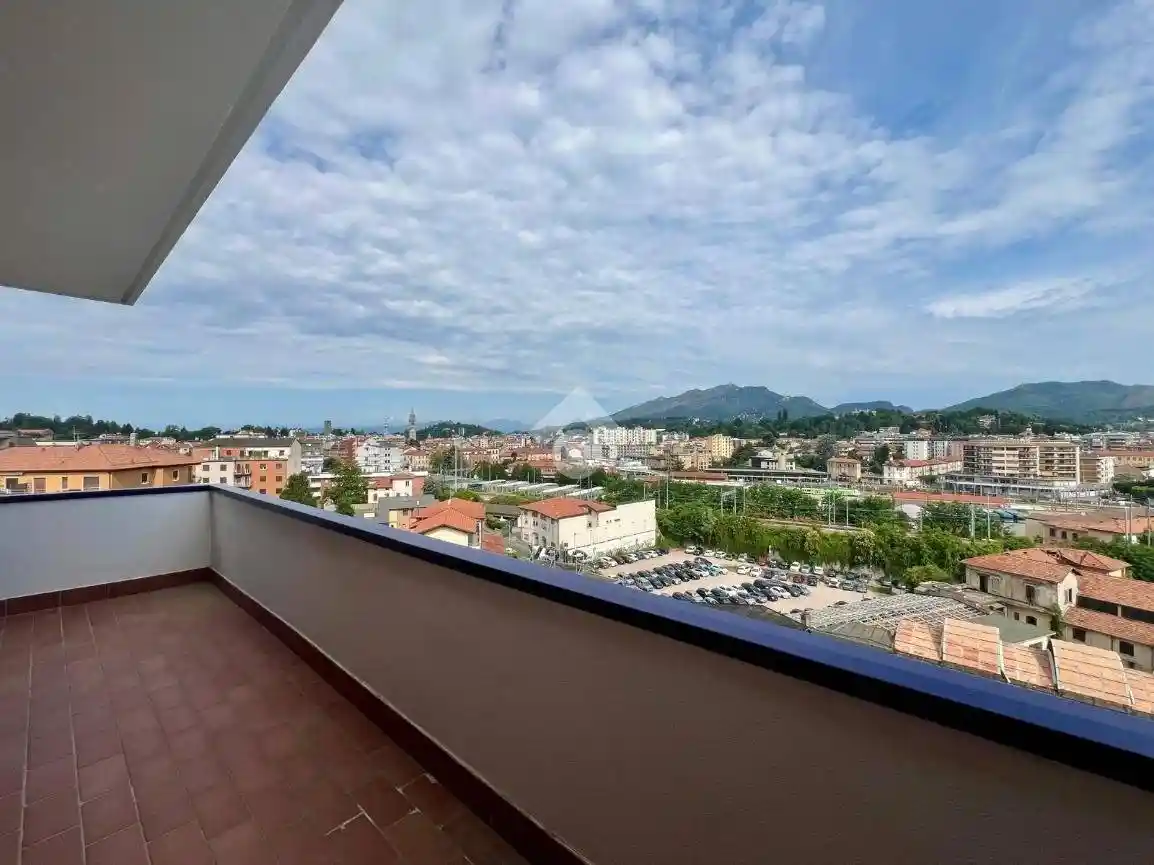 Appartamento in vendita a Varese