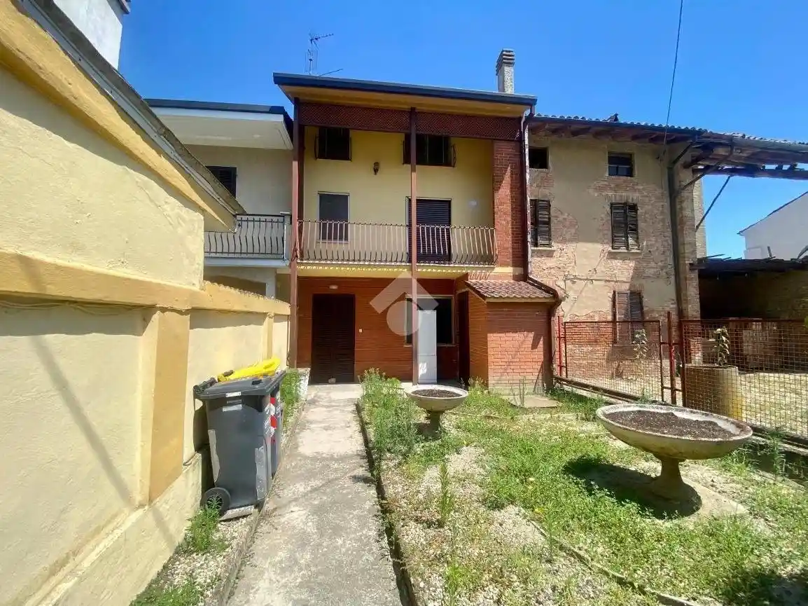Casa indipendente in vendita a Isola Sant'Antonio