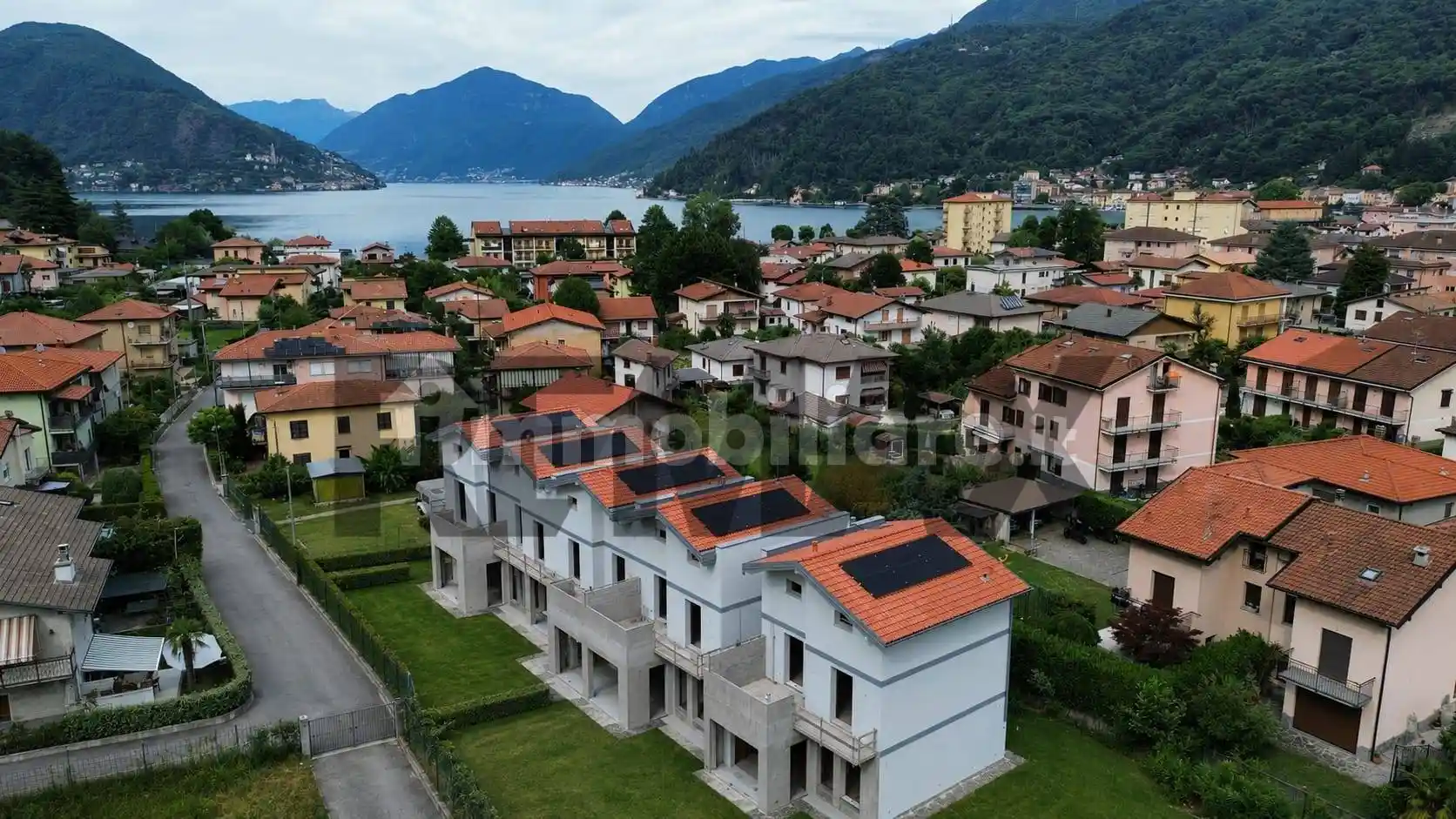 Villetta a schiera in vendita a Porto Ceresio