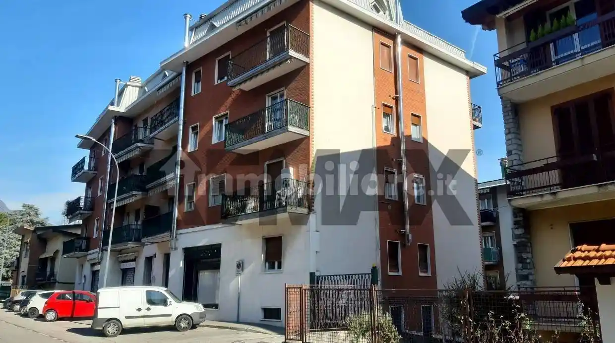 Appartamento in vendita a Erba
