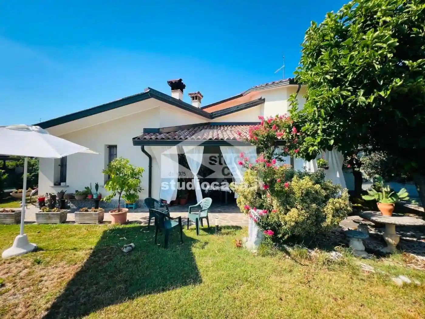 Villa - foto 2