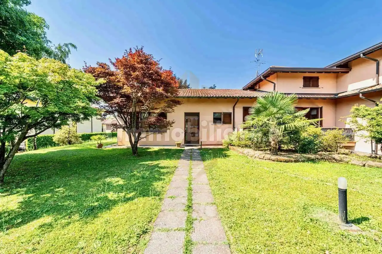 Villa in vendita a Montevecchia