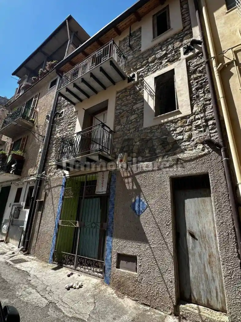 Casa indipendente in vendita a Marineo