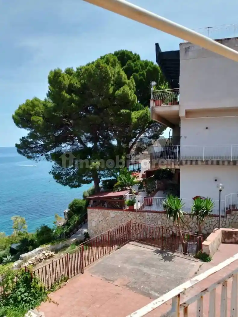 Casa indipendente in vendita a Altavilla Milicia