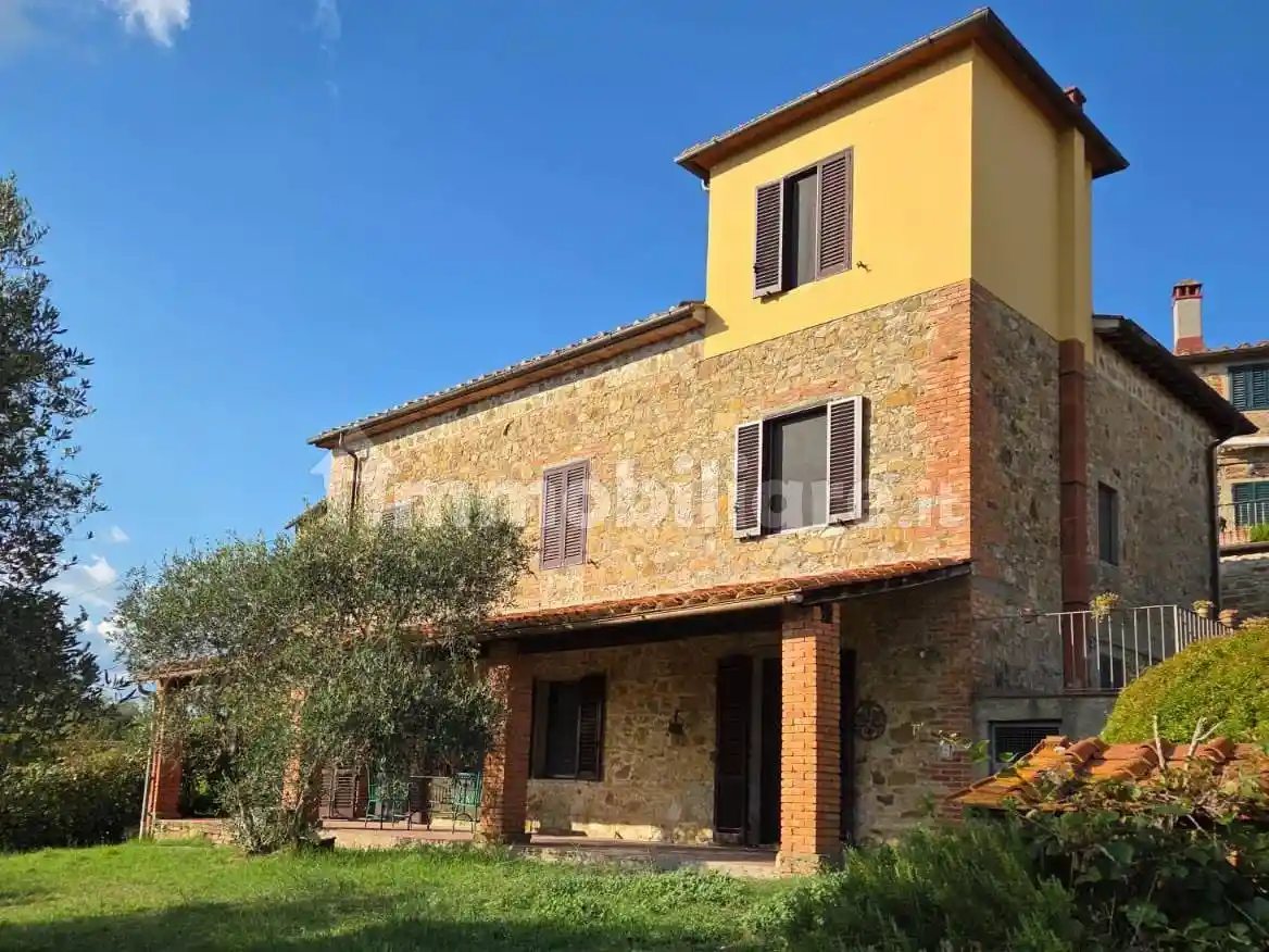 Villa in vendita a Bucine