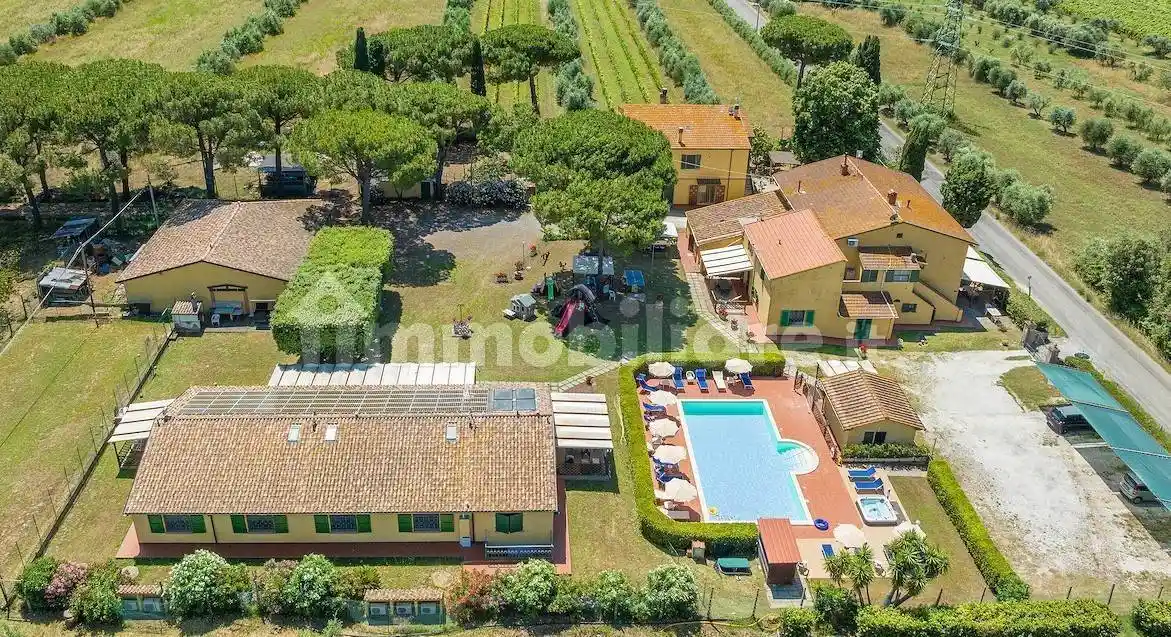 Rustico - Casale in vendita a Cecina