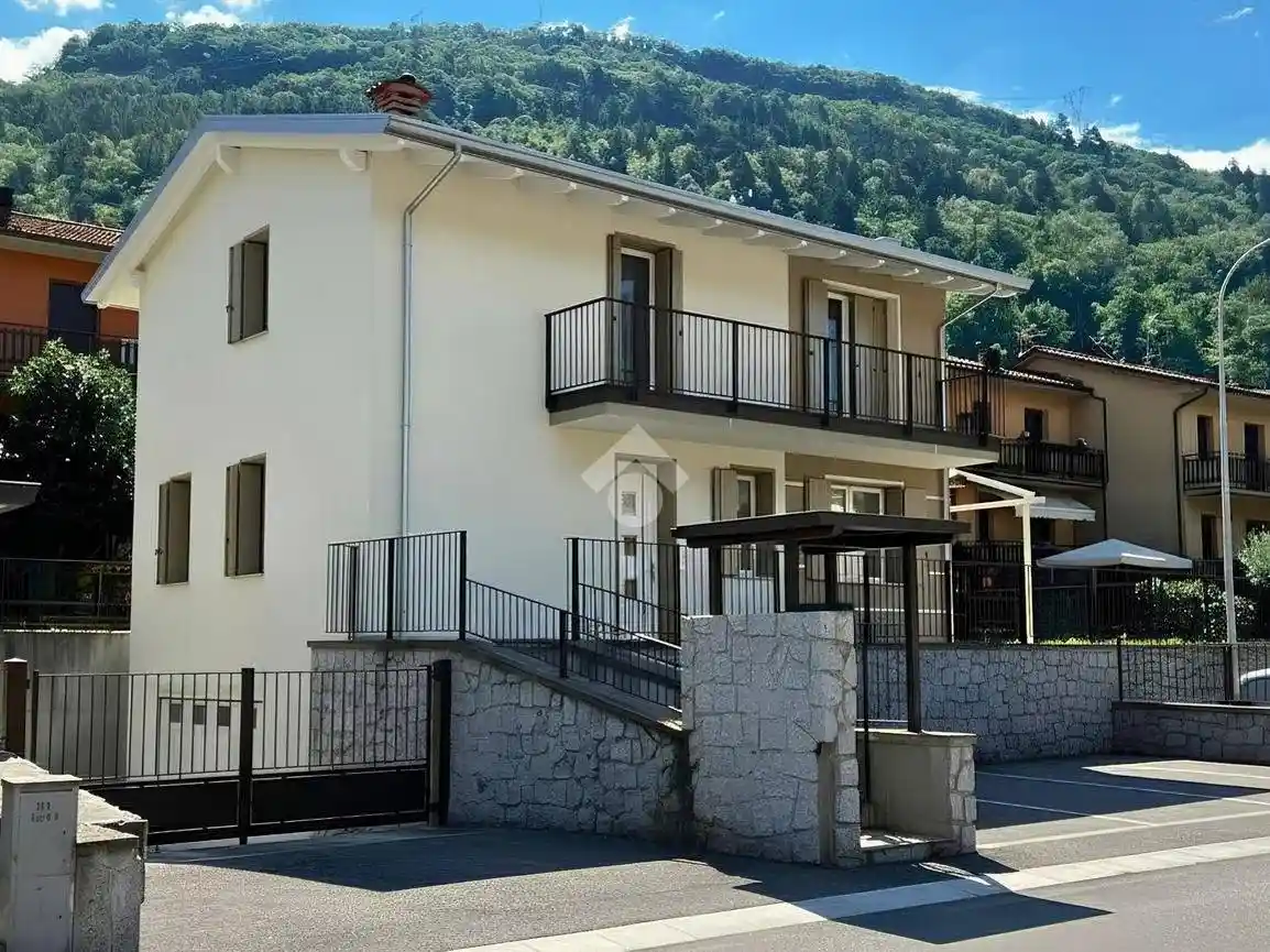 Villa in vendita a Capo di Ponte