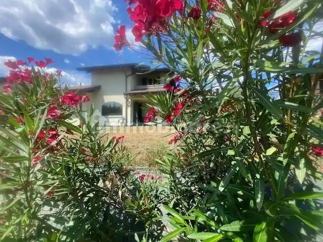 Villa in vendita a Capiago Intimiano