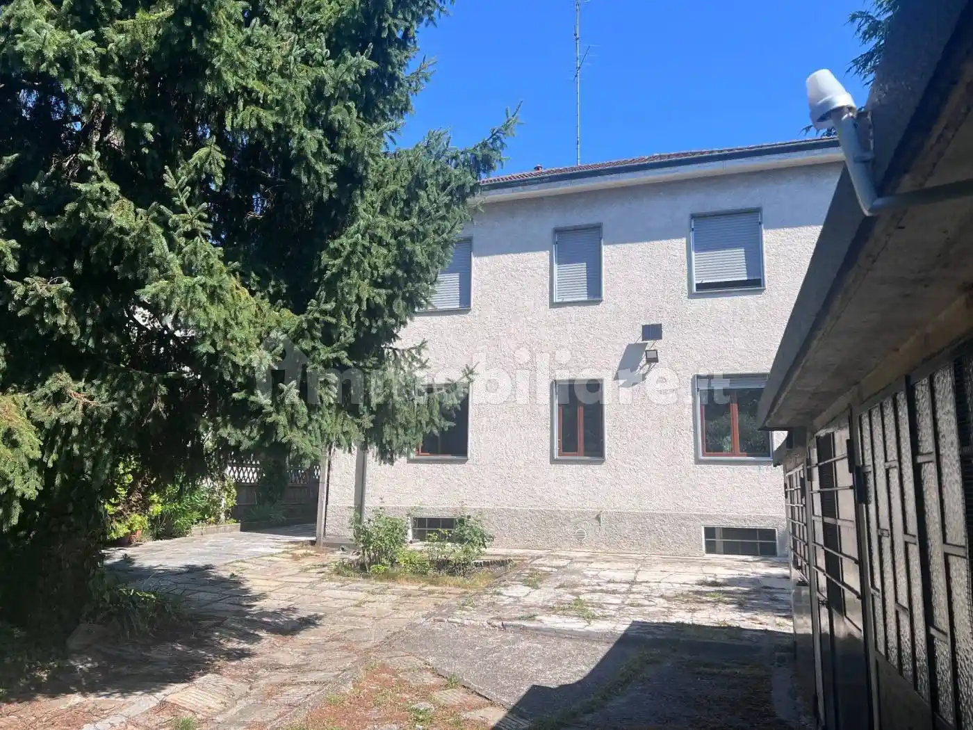Villa in vendita a Garbagnate Milanese