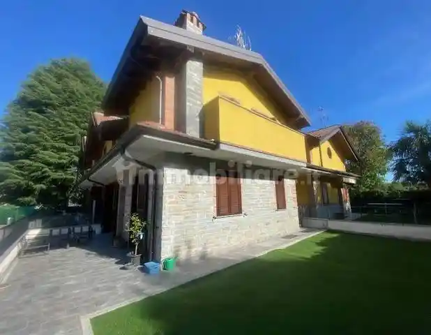 Villa in vendita a Bregnano