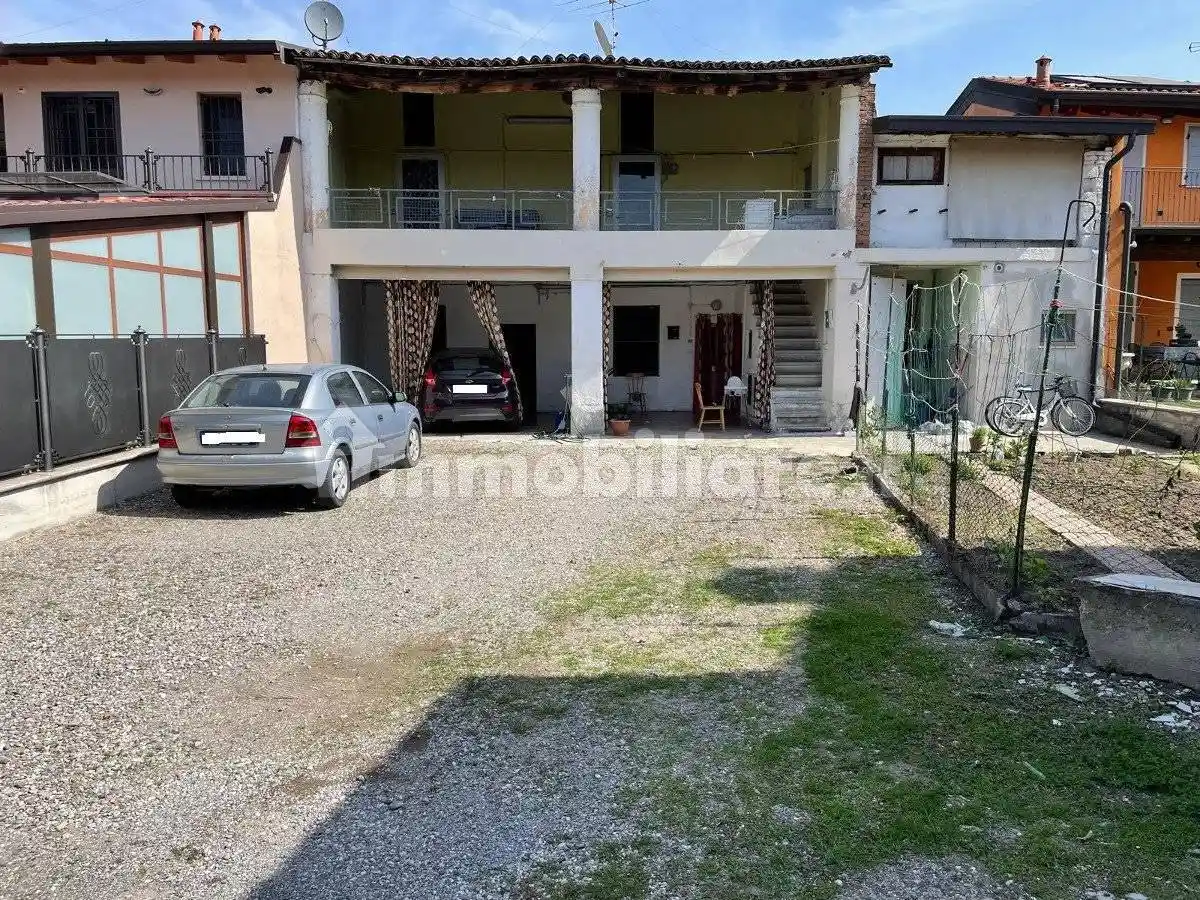 Rustico - Casale in vendita a Lograto