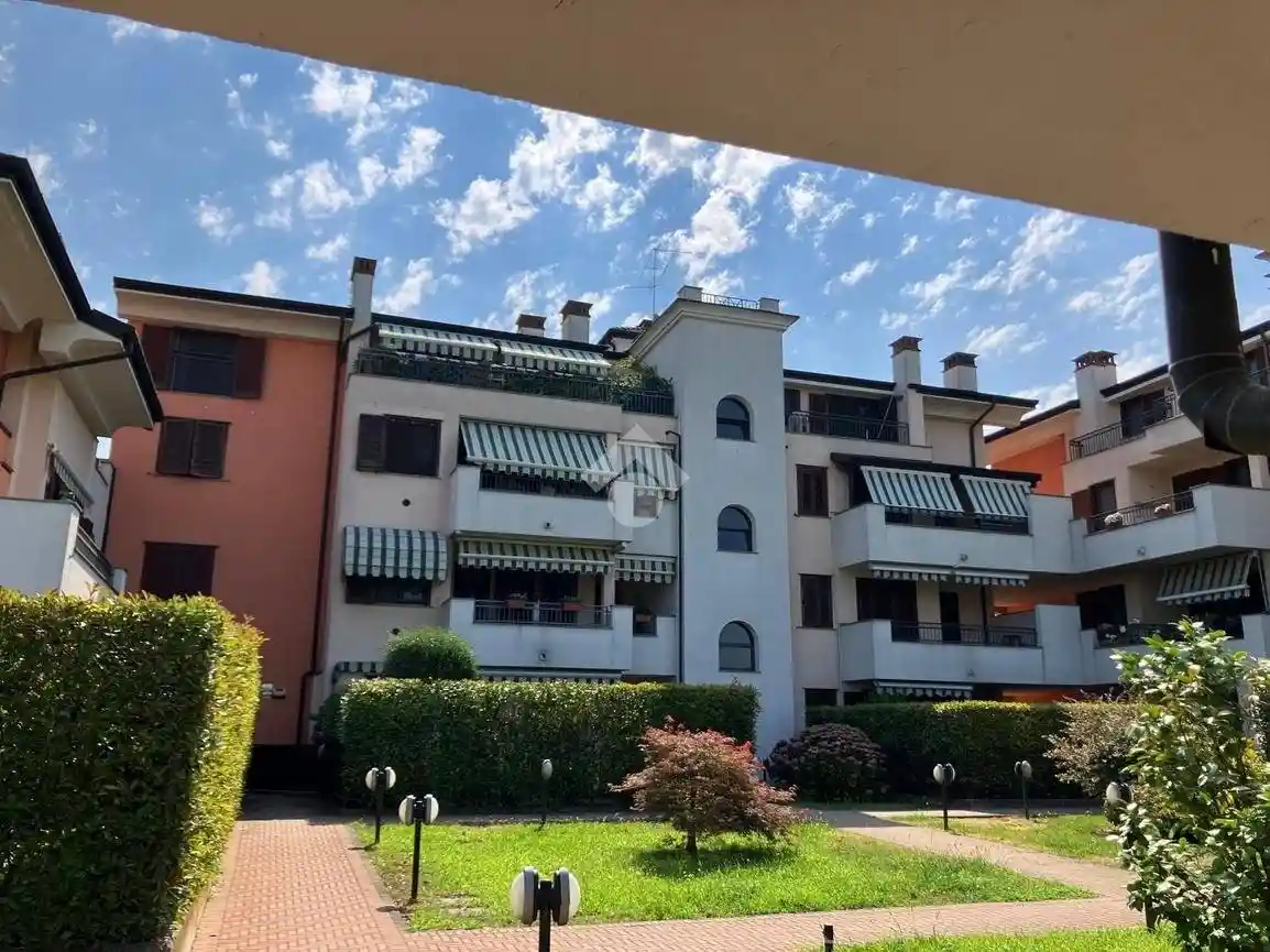 Appartamento in vendita a Cerro al Lambro