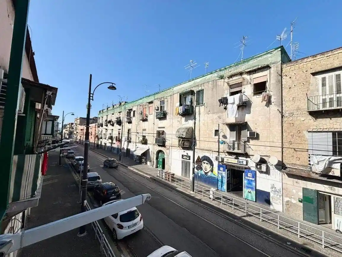 Appartamento in vendita a Napoli