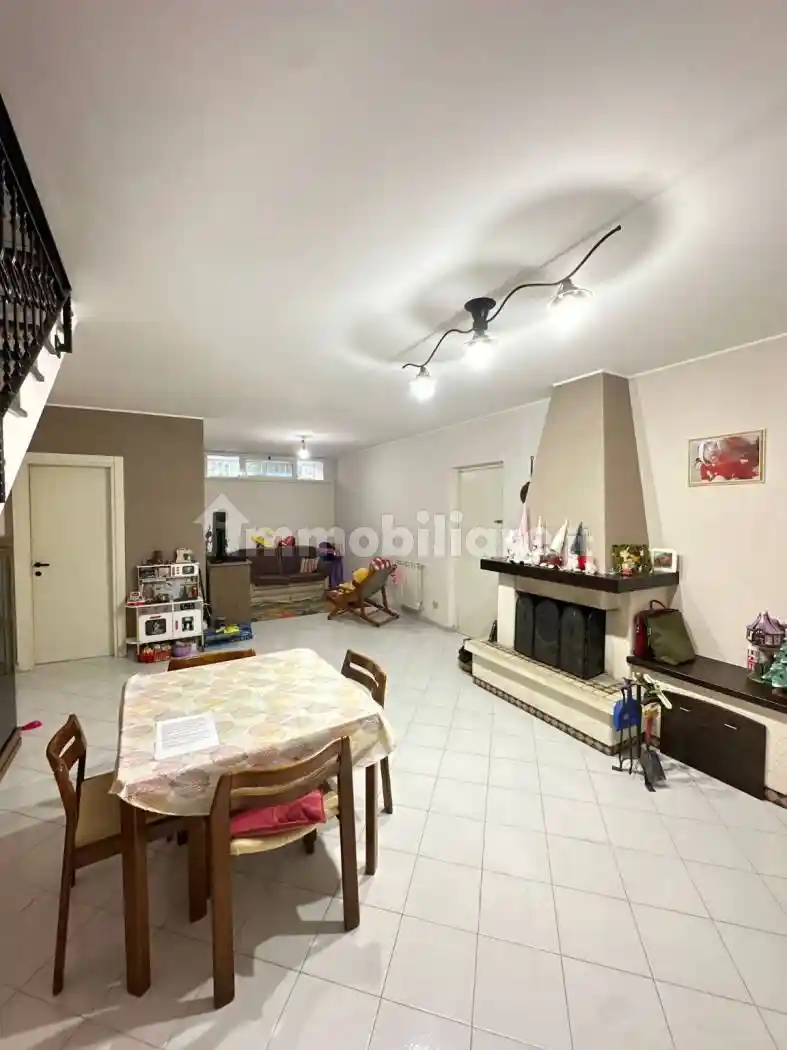 Villa in vendita a Pomezia