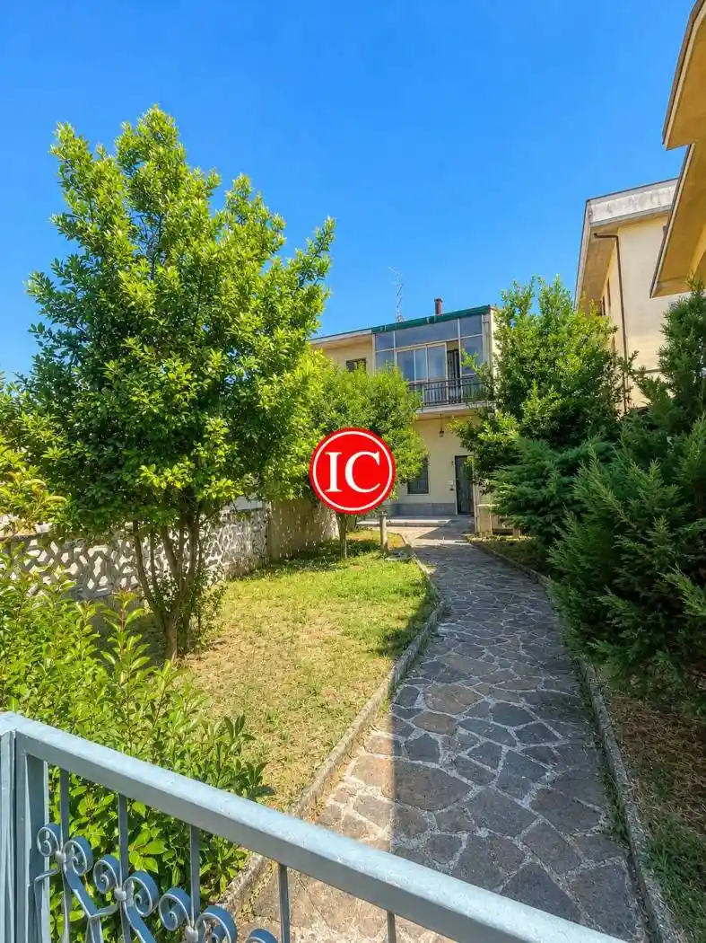 Villa in vendita a Sant'Angelo Lodigiano