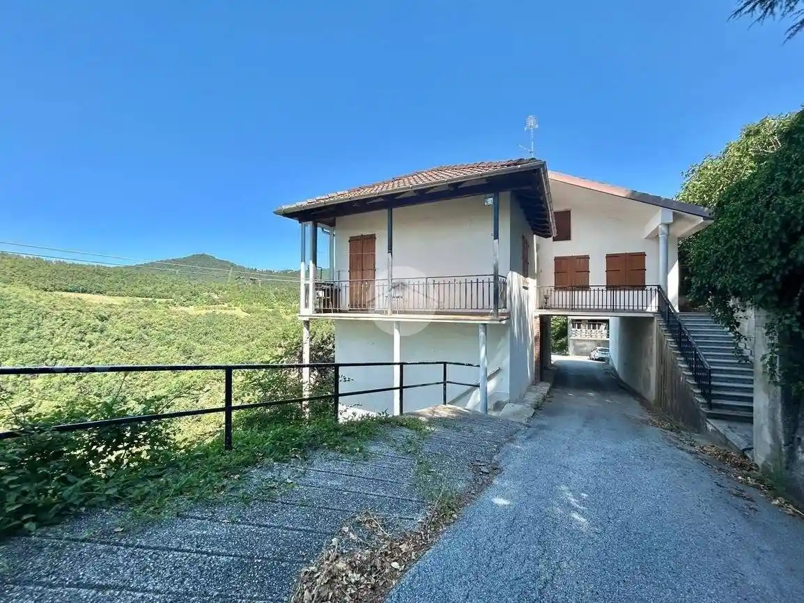 Casa indipendente in vendita a Piana Crixia