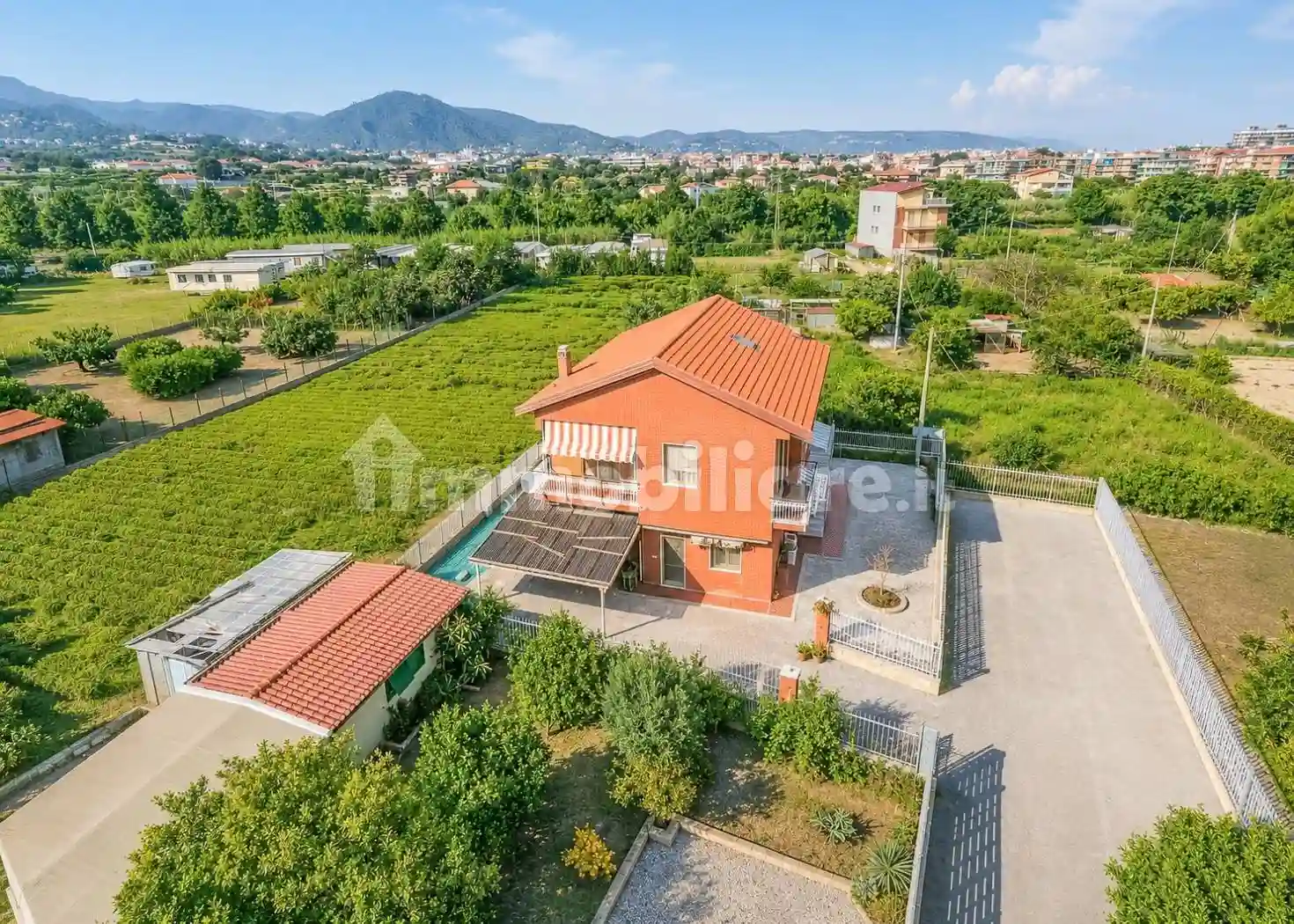 Villa - foto 2