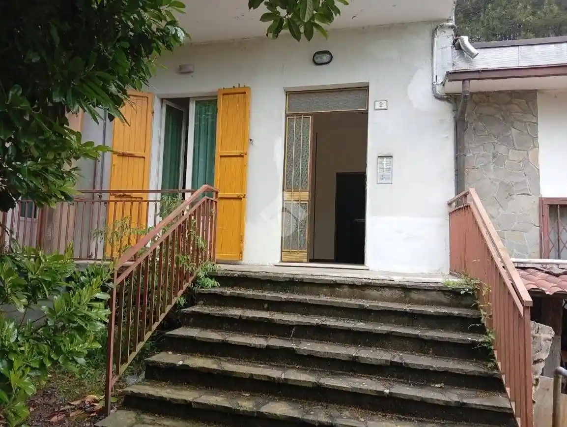 Palazzo - Edificio in vendita a Langhirano