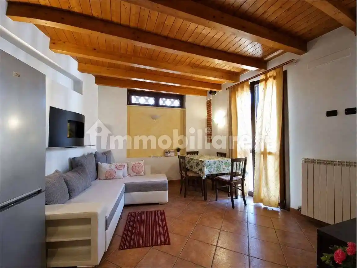 Casa indipendente in vendita a Caronno Varesino