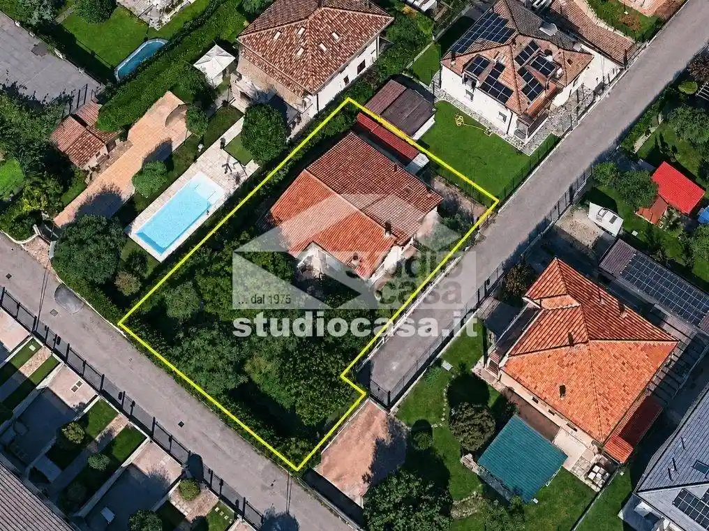 Villa in vendita a Treviolo