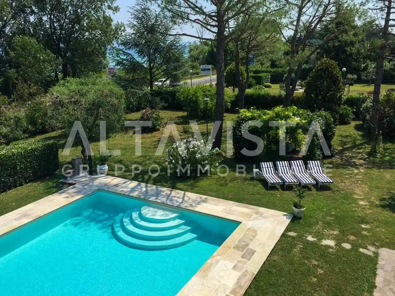 Villa in affitto a Peschiera del Garda