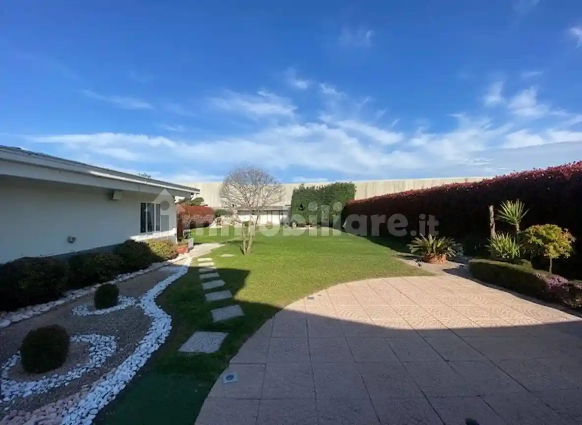 Villa in vendita a Novedrate
