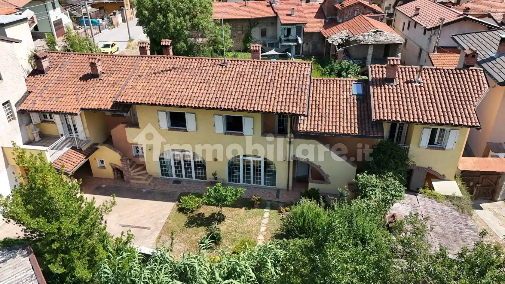 Villa in vendita a Borgo San Dalmazzo