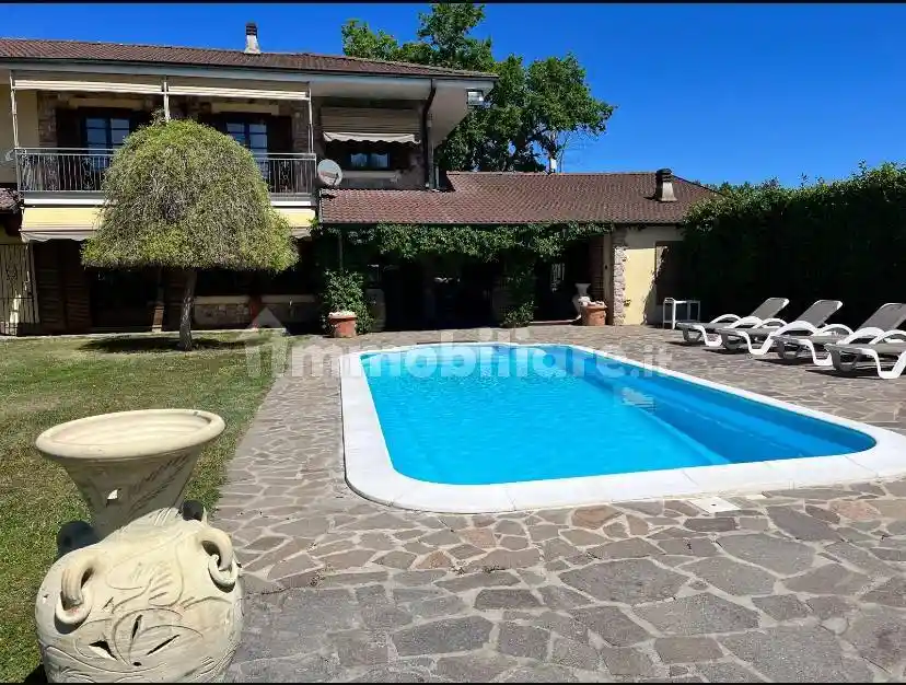 Villa in vendita a Bruno